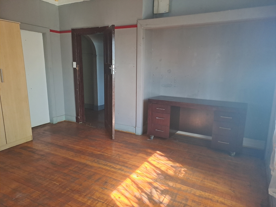 5 Bedroom Property for Sale in Geduld Gauteng