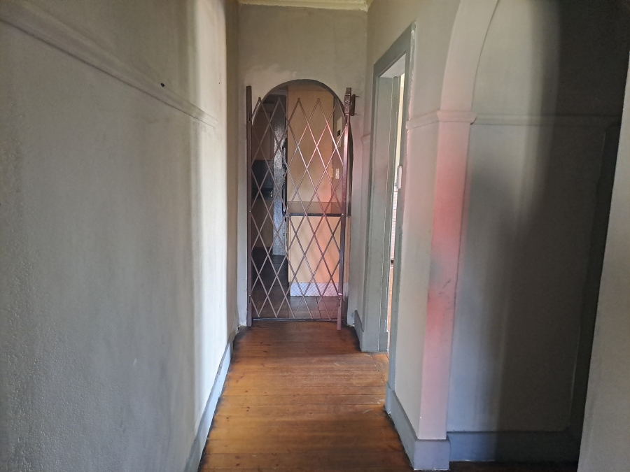 5 Bedroom Property for Sale in Geduld Gauteng