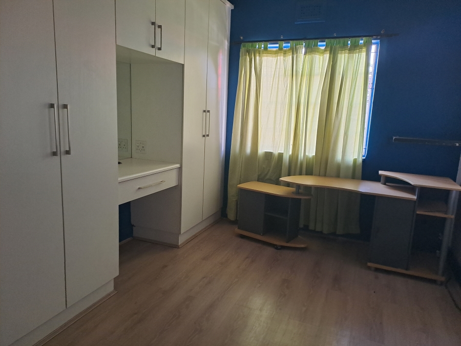 5 Bedroom Property for Sale in Geduld Gauteng
