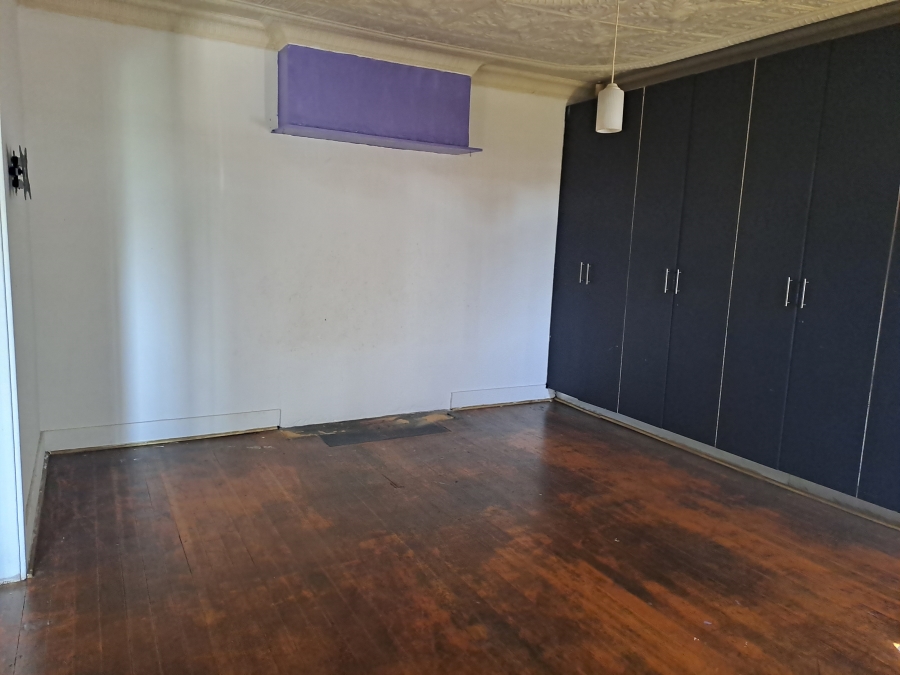 5 Bedroom Property for Sale in Geduld Gauteng