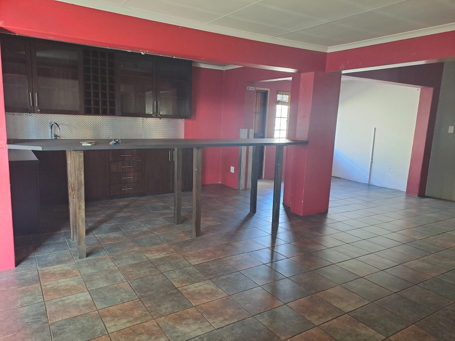 5 Bedroom Property for Sale in Geduld Gauteng