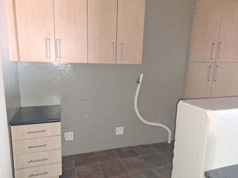 5 Bedroom Property for Sale in Geduld Gauteng