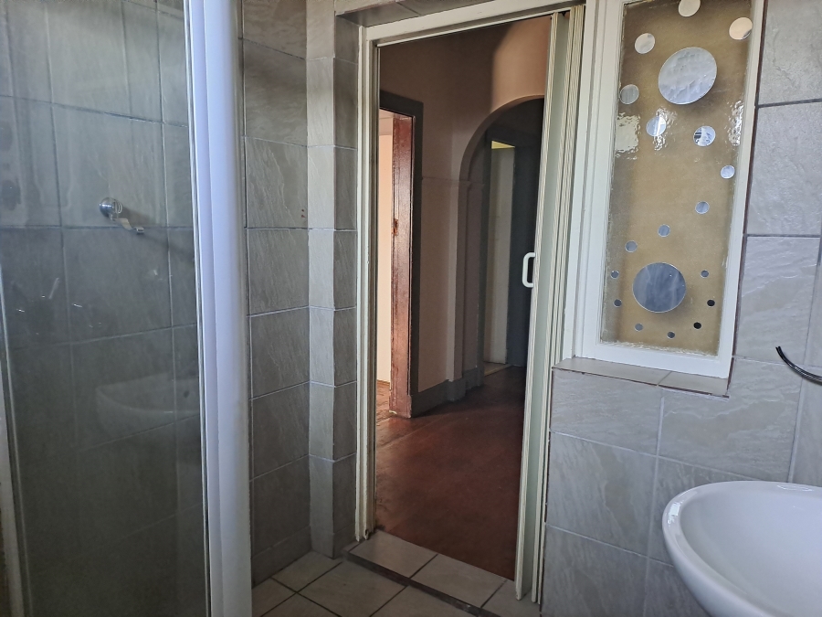 5 Bedroom Property for Sale in Geduld Gauteng