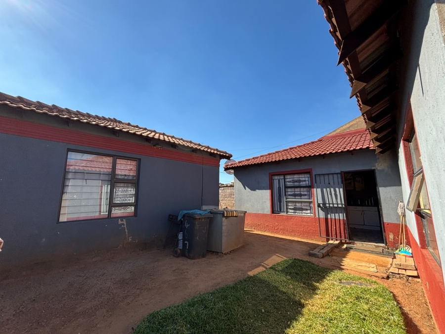 3 Bedroom Property for Sale in Tshepisong Gauteng