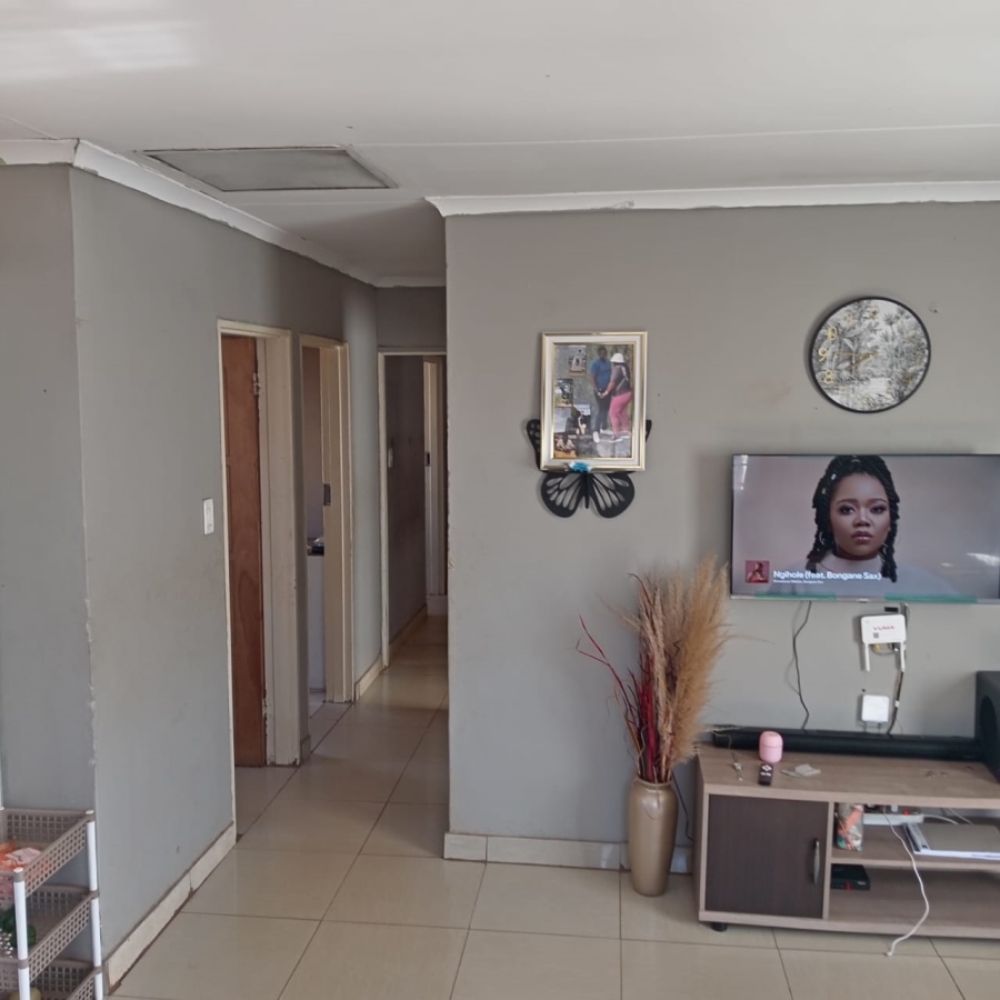 3 Bedroom Property for Sale in Protea Glen Gauteng