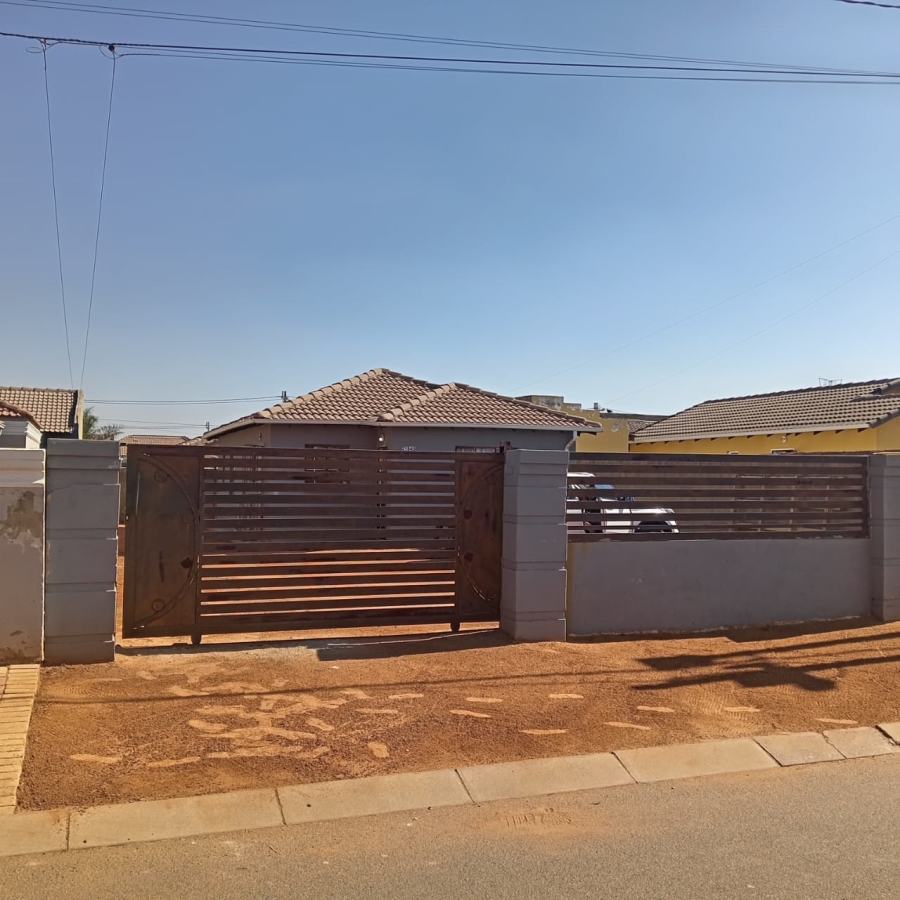 3 Bedroom Property for Sale in Protea Glen Gauteng