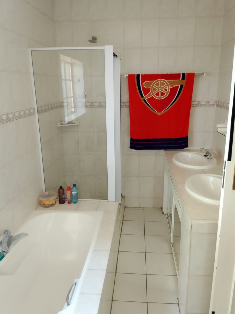 3 Bedroom Property for Sale in Sunnyridge Gauteng