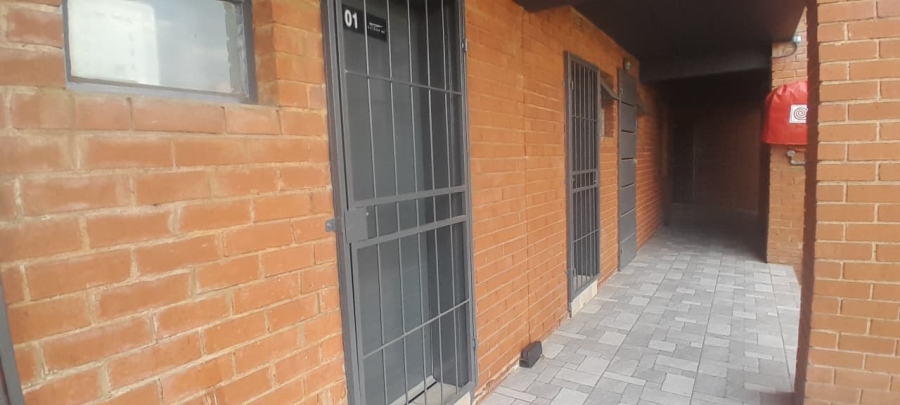 2 Bedroom Property for Sale in Fleurhof Gauteng