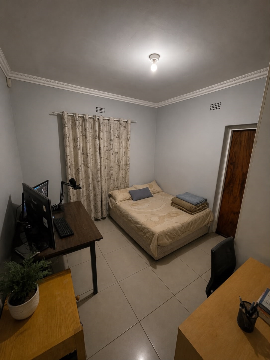 4 Bedroom Property for Sale in Crown Gardens Gauteng
