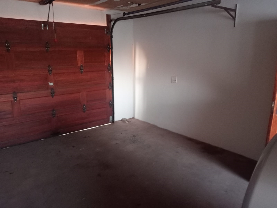 4 Bedroom Property for Sale in Protea Glen Gauteng