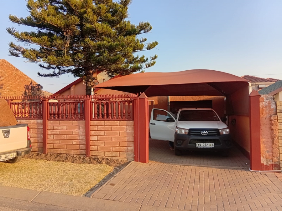 To Let 3 Bedroom Property for Rent in Mabopane Gauteng