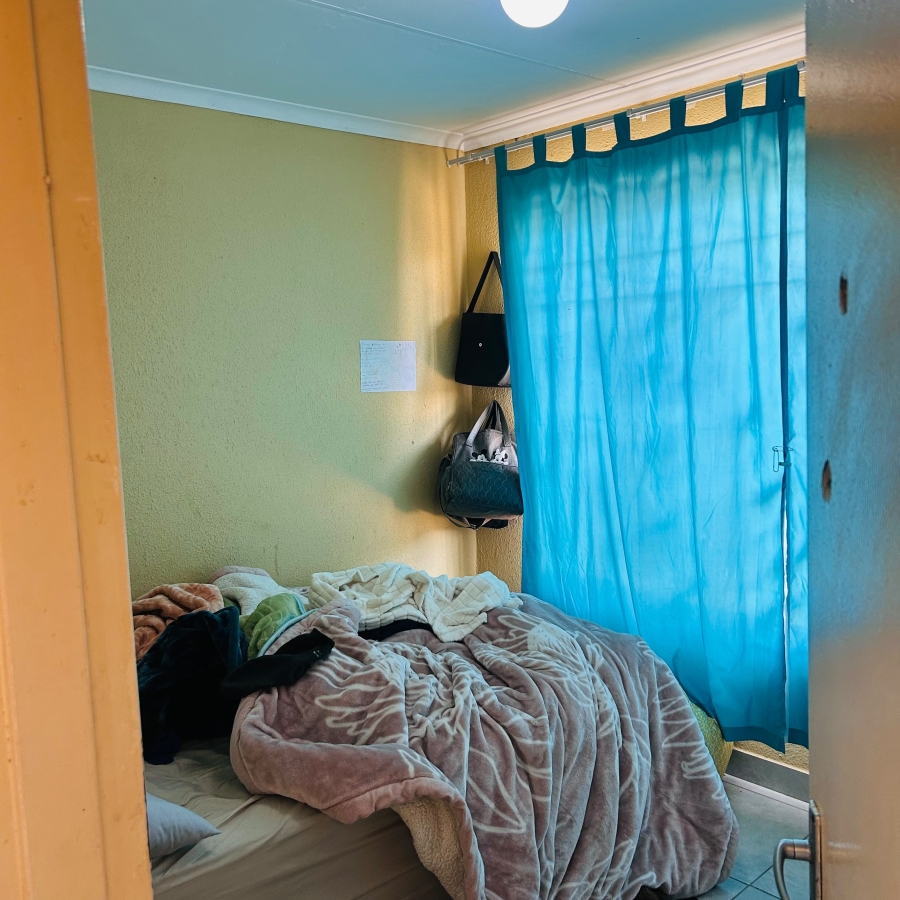 2 Bedroom Property for Sale in Ililiba Gauteng