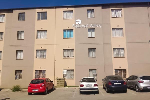 To Let 2 Bedroom Property for Rent in Fleurhof Gauteng
