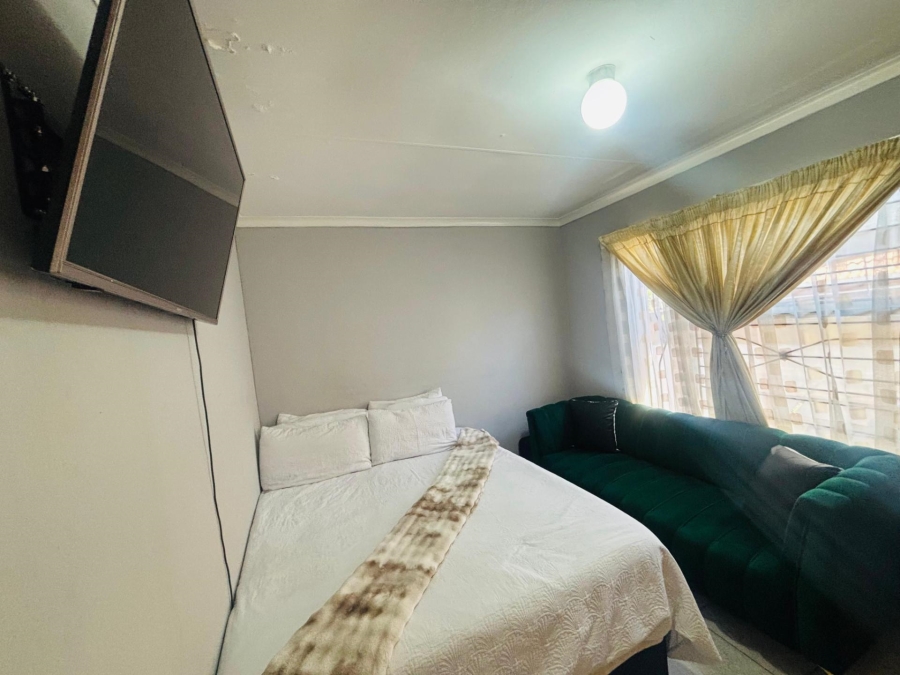 2 Bedroom Property for Sale in Fleurhof Gauteng