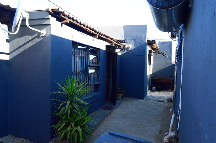 5 Bedroom Property for Sale in Lakeside Gauteng