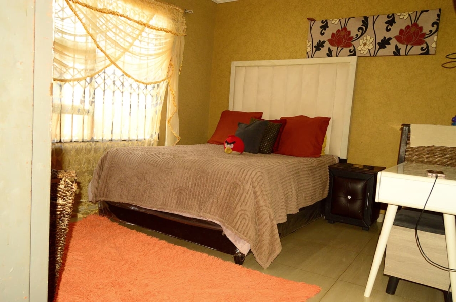 5 Bedroom Property for Sale in Lakeside Gauteng