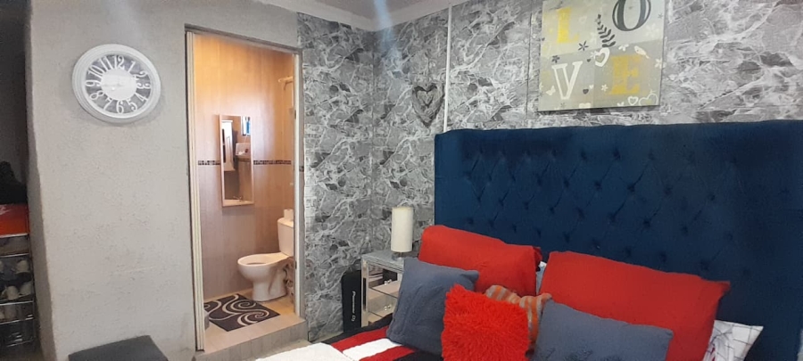 5 Bedroom Property for Sale in Lakeside Gauteng