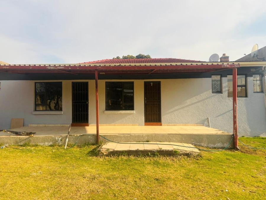 To Let 1 Bedroom Property for Rent in Florida Gauteng
