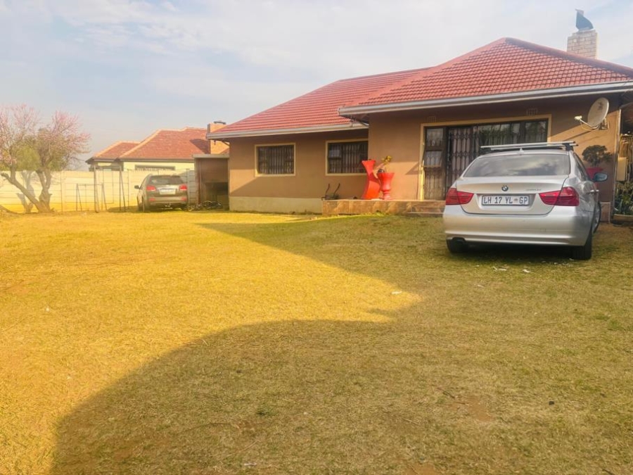 To Let 3 Bedroom Property for Rent in Creswell Park Gauteng