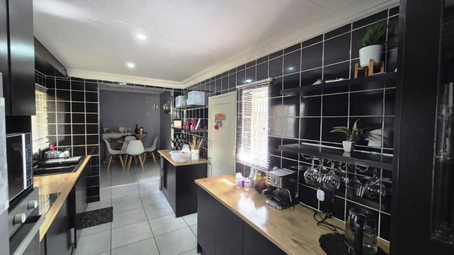 4 Bedroom Property for Sale in Chantelle Gauteng