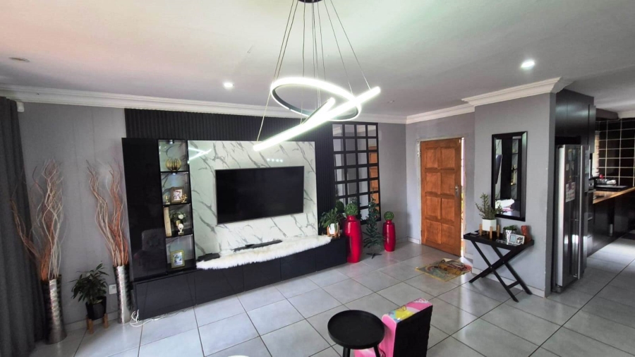 4 Bedroom Property for Sale in Chantelle Gauteng