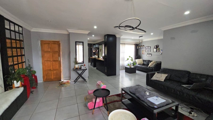 4 Bedroom Property for Sale in Chantelle Gauteng