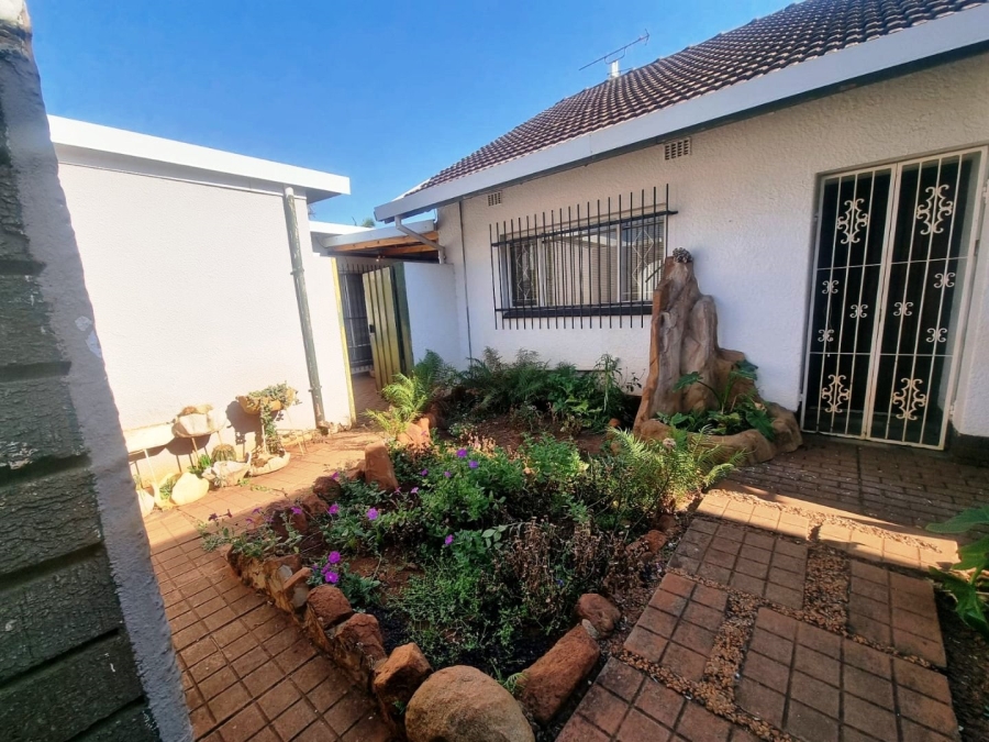 4 Bedroom Property for Sale in Sinoville Gauteng