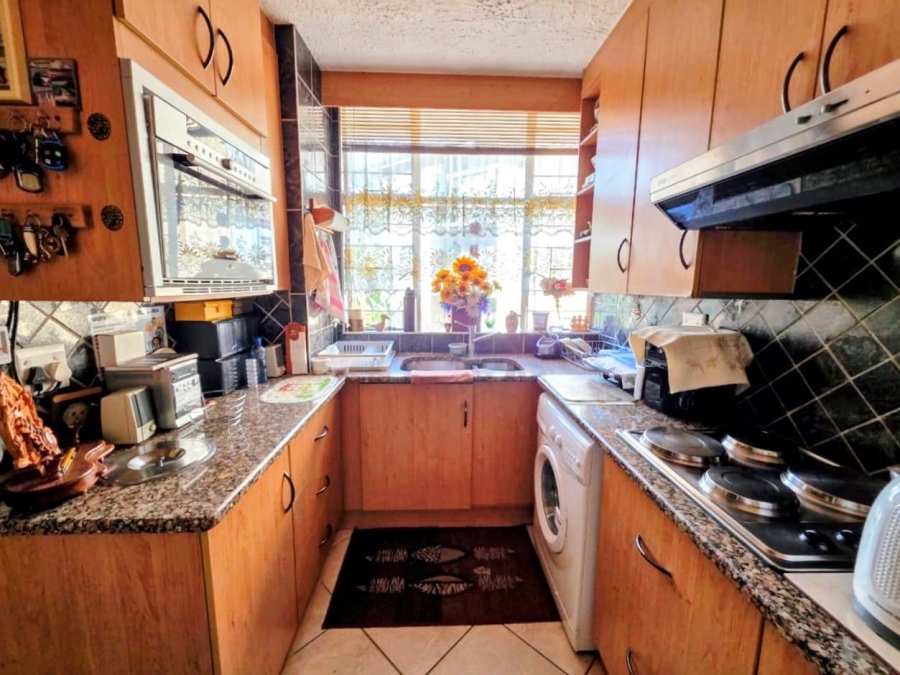 2 Bedroom Property for Sale in Sinoville Gauteng