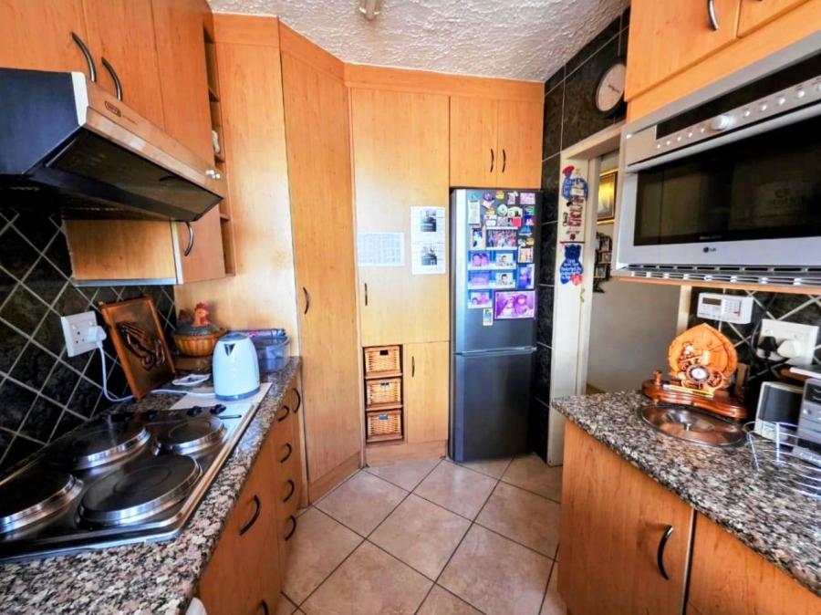 2 Bedroom Property for Sale in Sinoville Gauteng