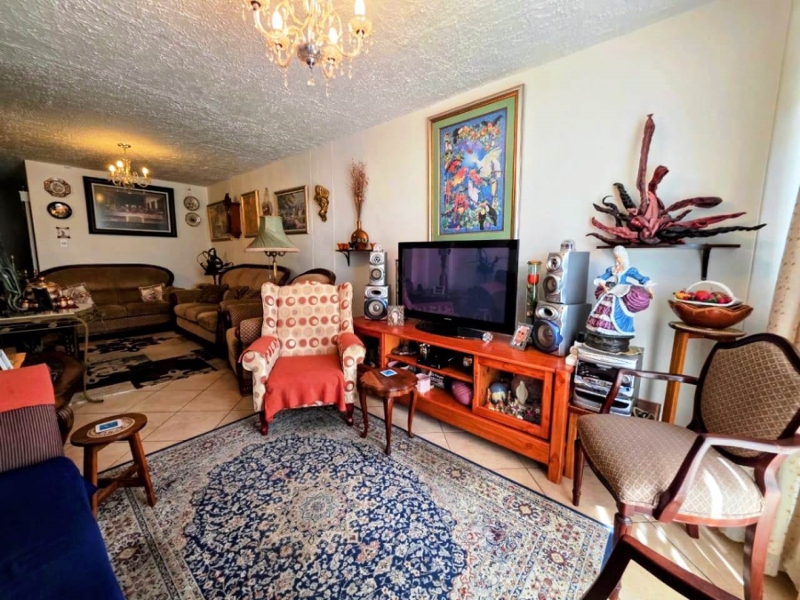 2 Bedroom Property for Sale in Sinoville Gauteng