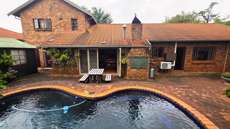 4 Bedroom Property for Sale in Doornpoort Gauteng