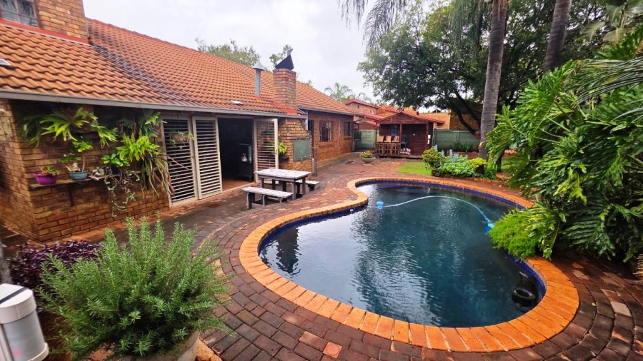4 Bedroom Property for Sale in Doornpoort Gauteng