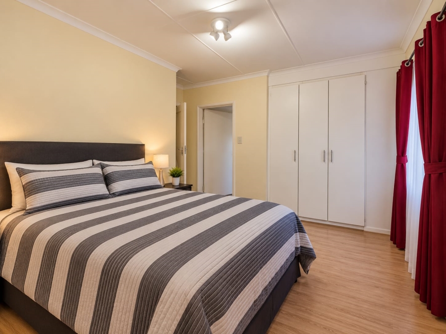 2 Bedroom Property for Sale in Die Hoewes Gauteng