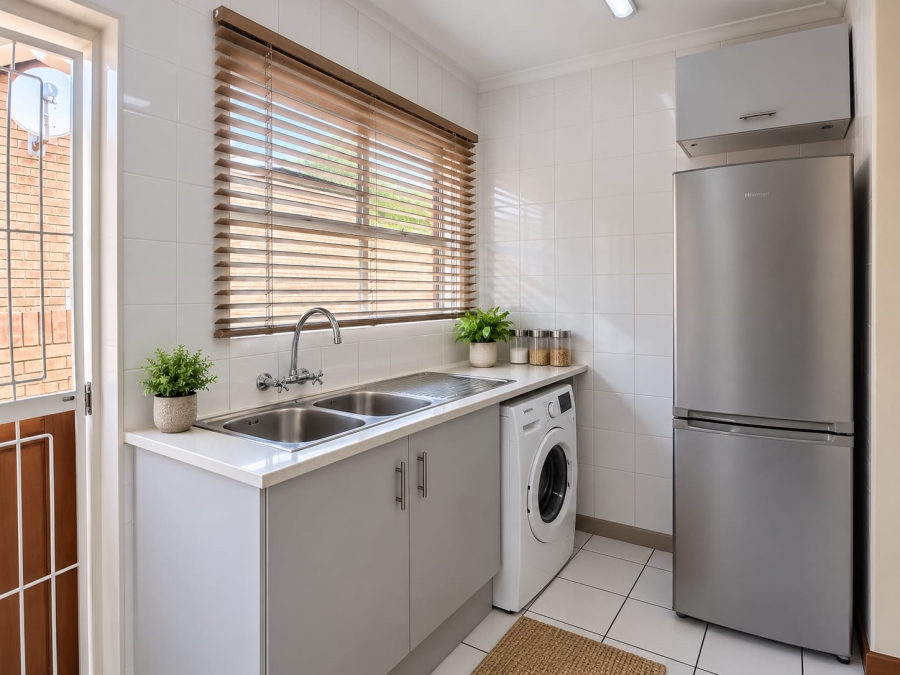 2 Bedroom Property for Sale in Die Hoewes Gauteng