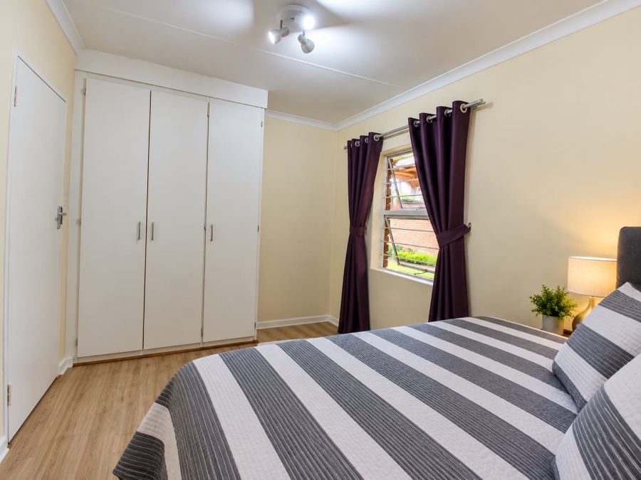 2 Bedroom Property for Sale in Die Hoewes Gauteng