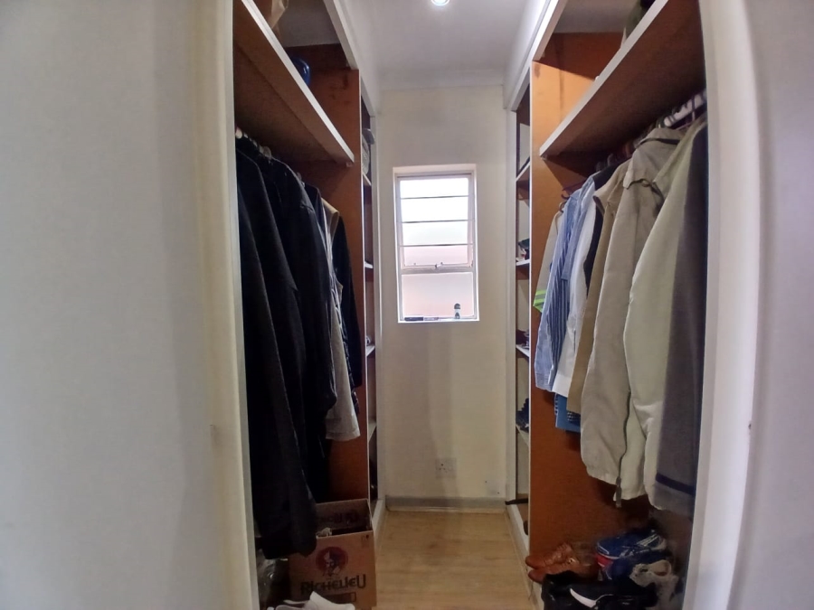 2 Bedroom Property for Sale in Die Hoewes Gauteng
