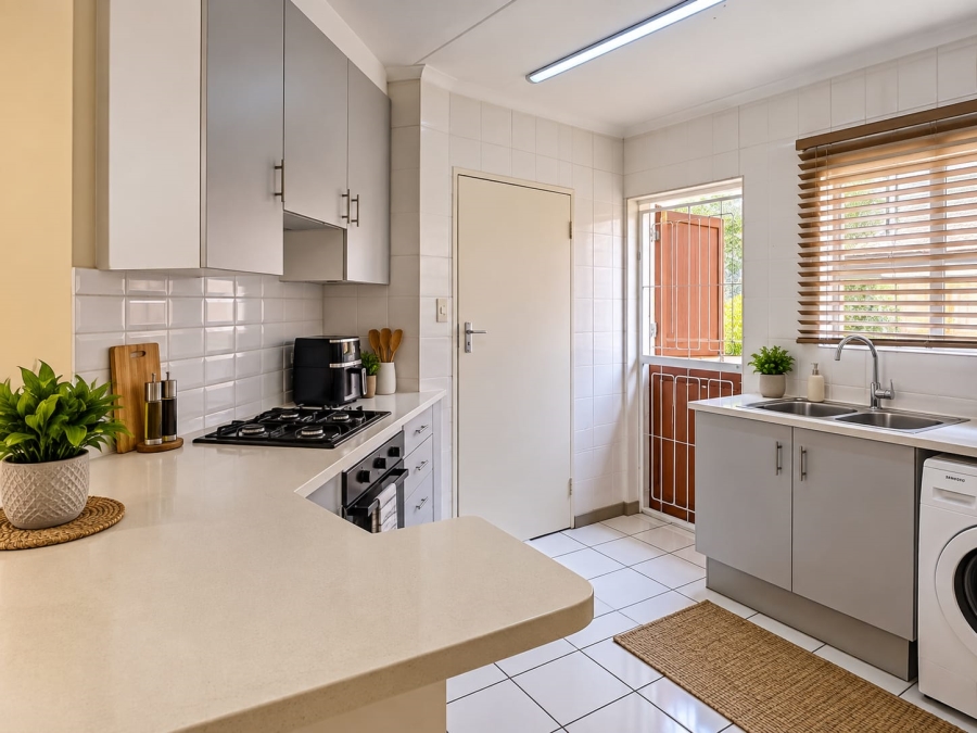 2 Bedroom Property for Sale in Die Hoewes Gauteng