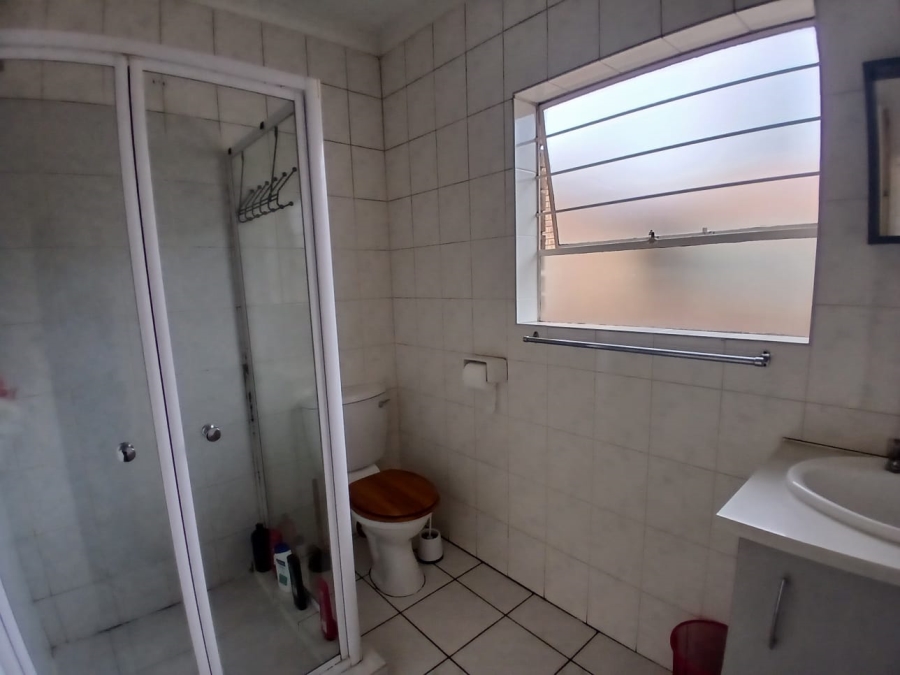 2 Bedroom Property for Sale in Die Hoewes Gauteng
