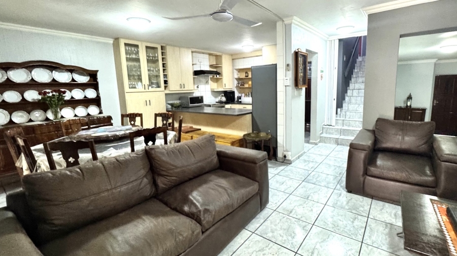 3 Bedroom Property for Sale in Elarduspark Ext 3 Gauteng