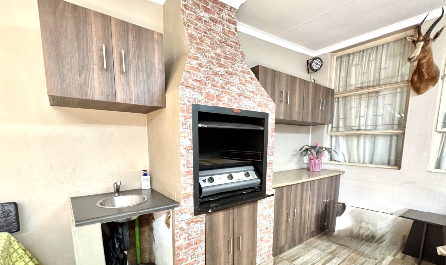 3 Bedroom Property for Sale in Elarduspark Ext 3 Gauteng