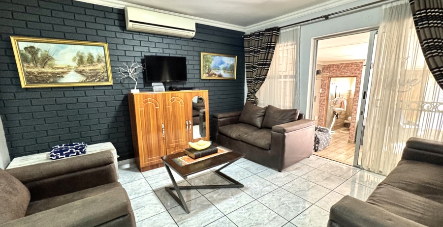 3 Bedroom Property for Sale in Elarduspark Ext 3 Gauteng