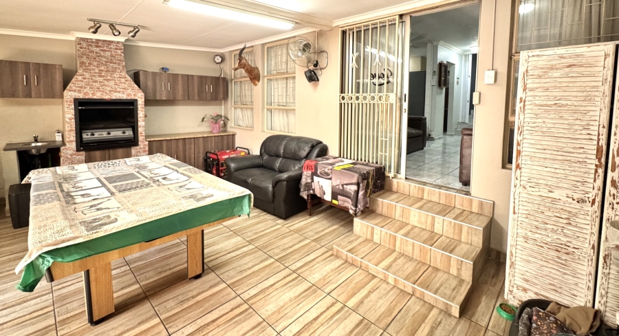 3 Bedroom Property for Sale in Elarduspark Ext 3 Gauteng