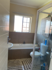 To Let 2 Bedroom Property for Rent in Monavoni Gauteng