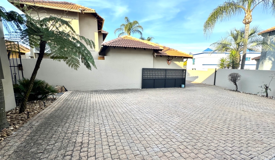 3 Bedroom Property for Sale in Moreleta Park Gauteng