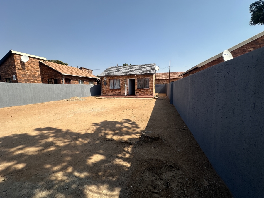 2 Bedroom Property for Sale in Soshanguve FF Gauteng