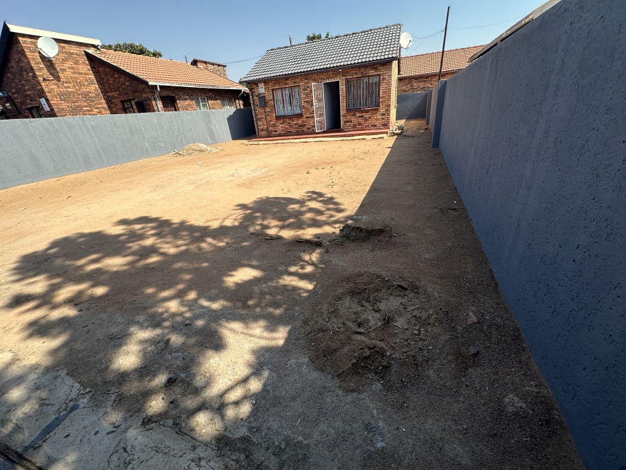 2 Bedroom Property for Sale in Soshanguve FF Gauteng