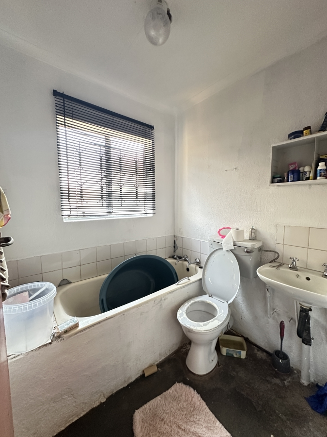 2 Bedroom Property for Sale in Soshanguve FF Gauteng