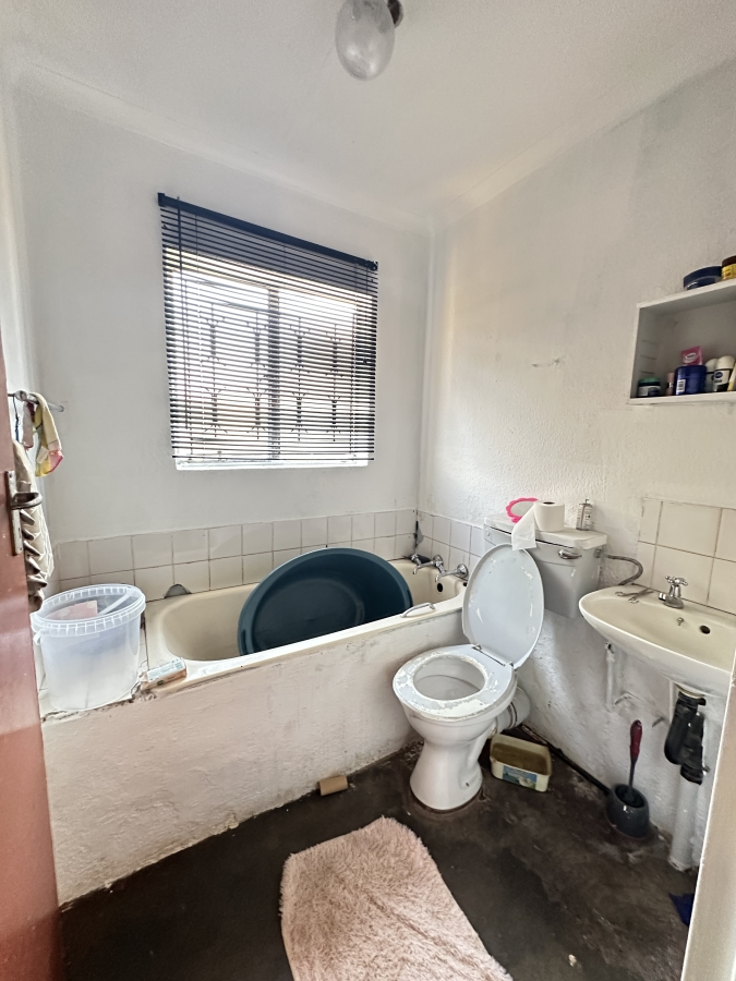 2 Bedroom Property for Sale in Soshanguve FF Gauteng