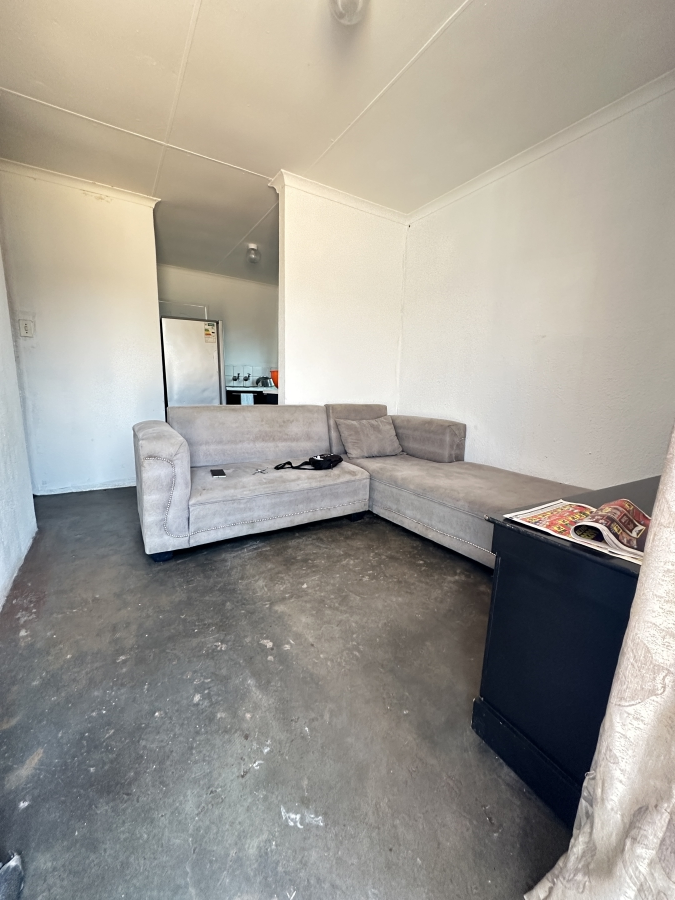 2 Bedroom Property for Sale in Soshanguve FF Gauteng