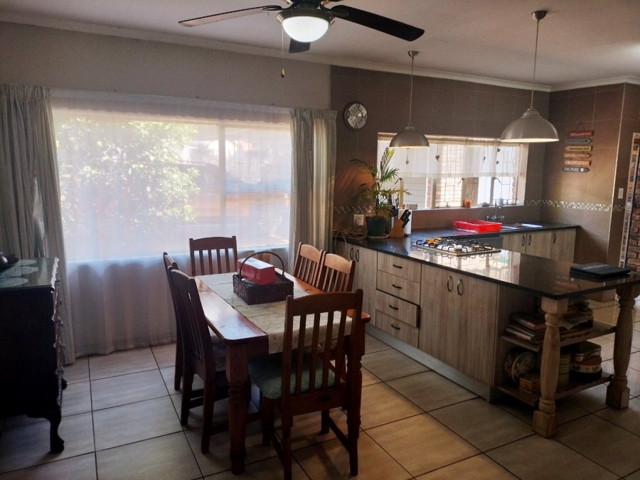 4 Bedroom Property for Sale in Sinoville Gauteng